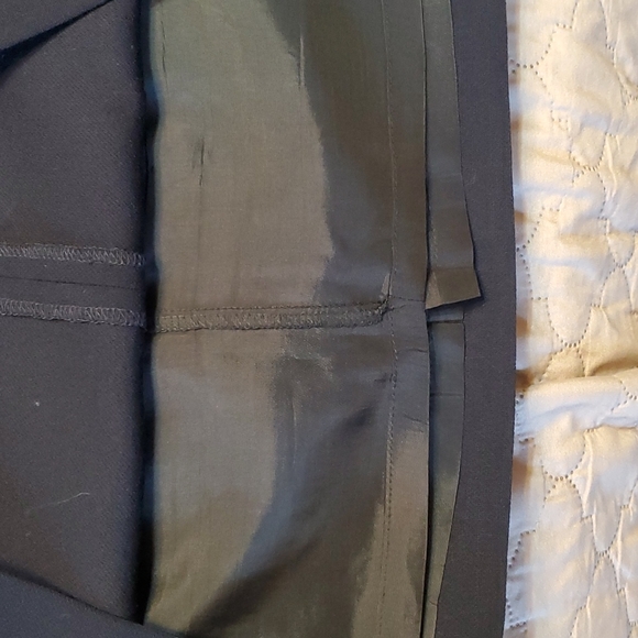 EUC DKNY Wool Skirt - Navy Blue - Picture 10 of 10